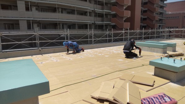 塩ビシート防⽔断熱⼯法